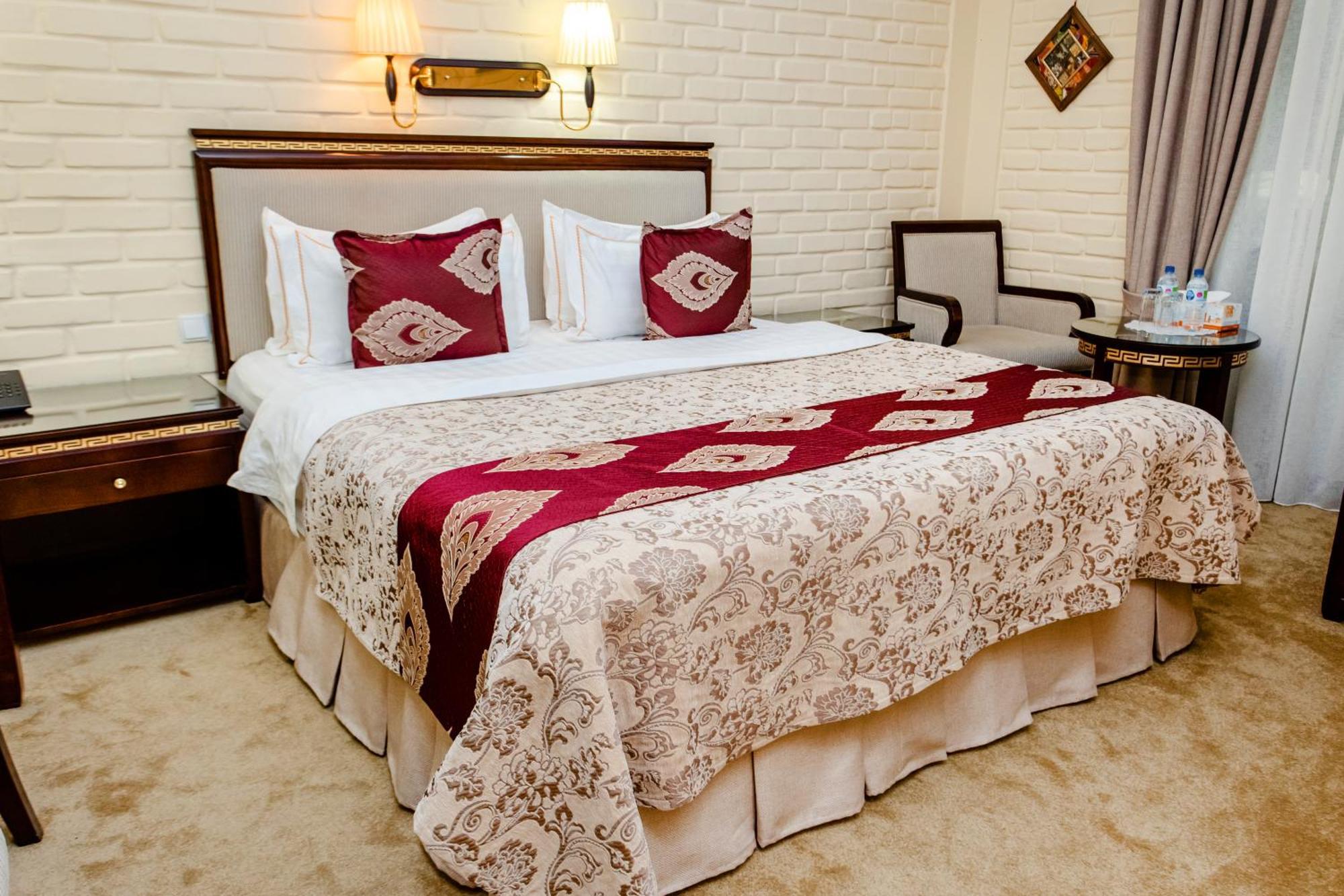 Hotel Grand Samarkand Superior - A Buitenkant foto