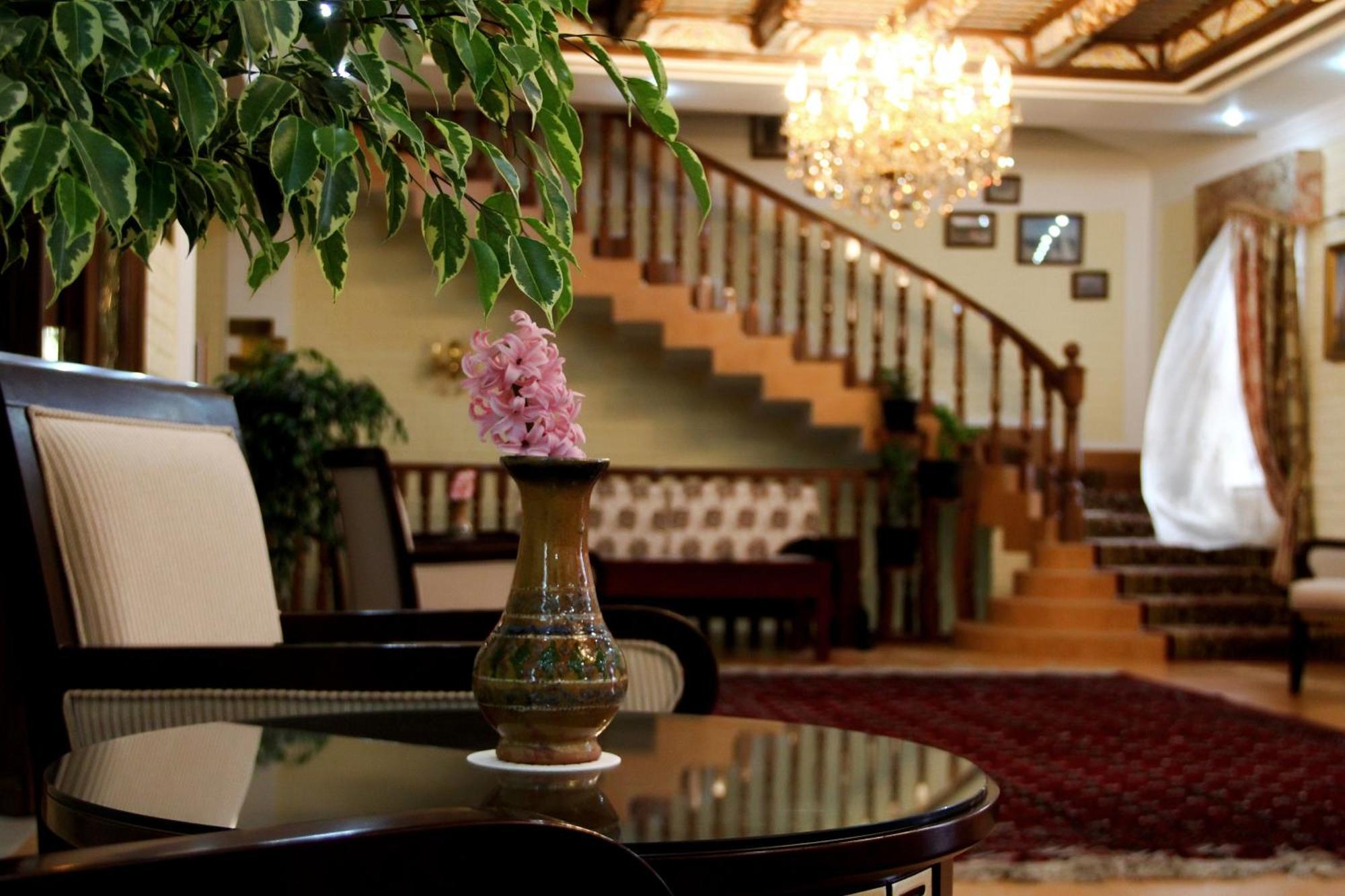 Hotel Grand Samarkand Superior - A Buitenkant foto